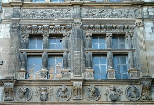 Viviers - Maison des Chevaliers (maison Albert-Noël) - Façade - Fenêtre du premier étage