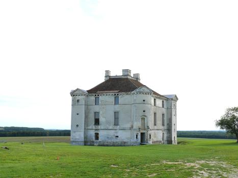 Cruzy-le-Châtel - Château de Maulnes