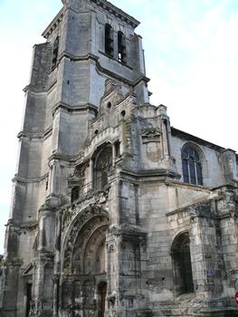 Tonnerre - Eglise Notre-Dame - Façade occidentale - Le clocher (1620-1622) et le grand portail (1536)