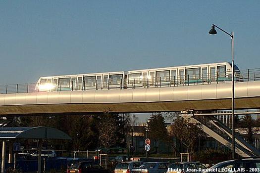 U-Bahn in RennesMetrozug in Wartestellung vor Betriebsbeginn