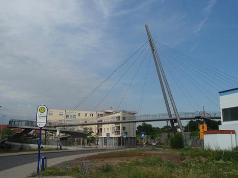 Fußgängerbrücke in Raunheim