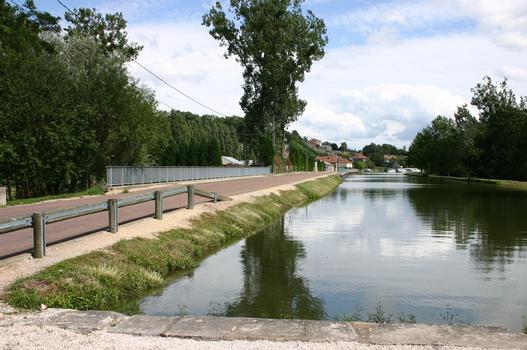 Canal de Bourgognepont-canal de Montbard