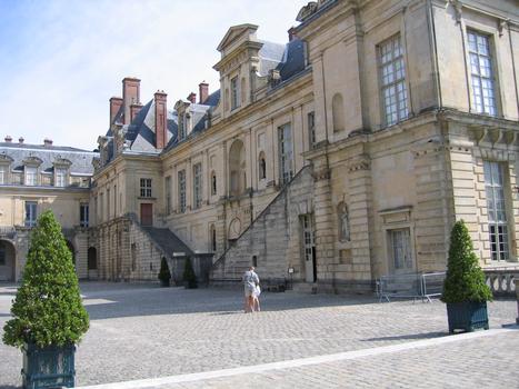 Château de FontainebleauCour de La Fontaine