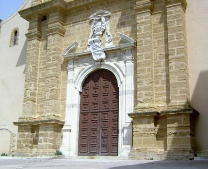 Laz façade et le portail central de la cathédrale (duomo) d'Agrigente (Sicile)