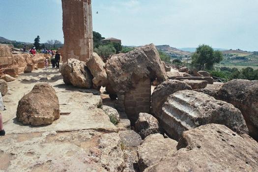 Les ruines du temple d'Héraclès, à Agrigente