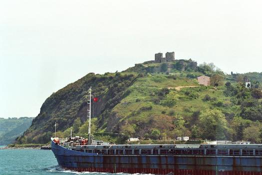 La forteresse génoise d'Anadolu Kavagi, sur le Bosphore, à l'embouchure de la mer Noire (rive asiatique)