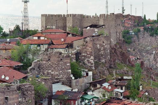 La citadelle d'Ankara sert d'enceinte à un quartier populaire encore habité