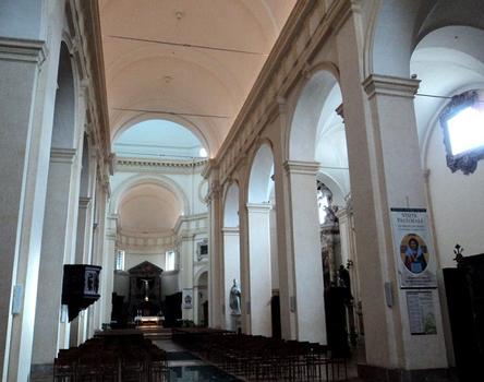 L'intérieur de la cathédrale San Rufino d'Assise