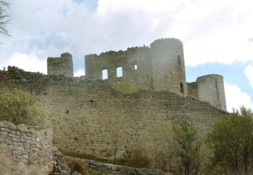 Le château médiéval en ruines de Bargème (Var)