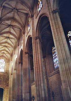 La nef et les voûtes de l'église abbatiale de Batalha (province de Leiria)