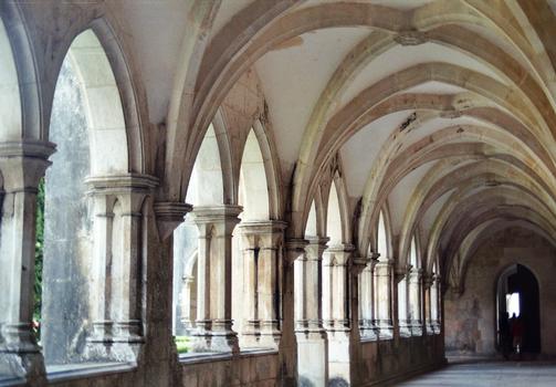 Le cloître de D. Afonso V, occupe la partie nord du monastère dominicain de Batalha; plus petit et plus sobre que le cloître royal, il est de style gothique et occupe 2 étages