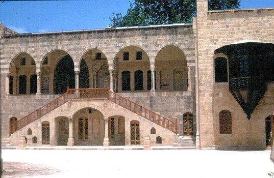 La façade du palais arabo-florentin de Beit-Eddine (Liban) du début du 19ème siècle: La façade du palais arabo-florentin de Beit-Eddine (Liban) du début du 19 ème siècle