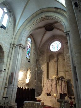 L'intérieur de l'église Saint Jacques de Bergerac (Dordogne)