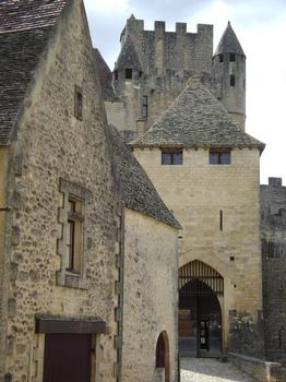 Le château de Beynac (commune de Beynac et Cazenac)
