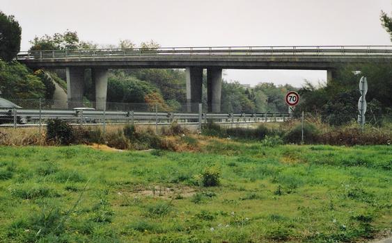 Autoroute A50 – Brücke im Zuge der D 87 bei La Cadière d'Azur (Var)