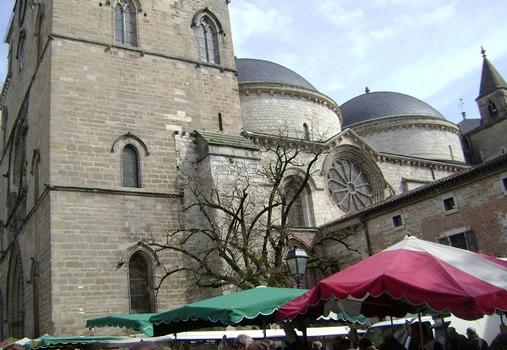 Le côté ouest de la cathédrale de Cahors (Lot)