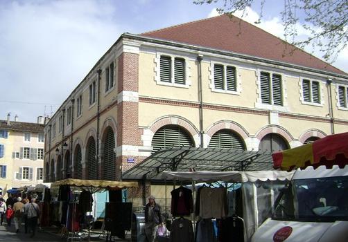 Le marché couvert de Cahors (Lot)