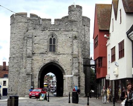 Westgate: la porte occidentale des remparts médiévaux de Canterbury (Kent)