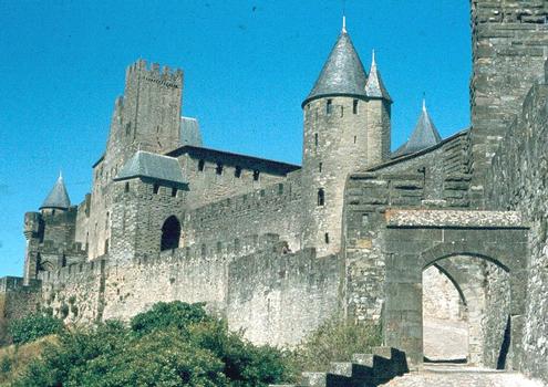 Les remparts et le château comtal de Carcassonne, côté ouest