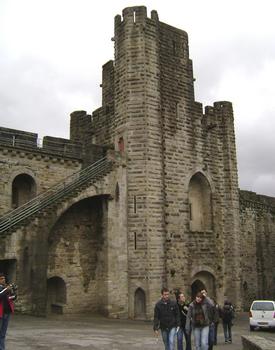 Les remparts de Carcassonne autour de la porte narbonnaise (Aude)