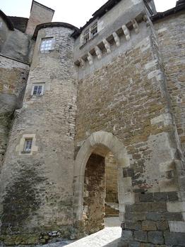 Le mur d'enceinte de l'abbatiale St-Pierre de Carennac