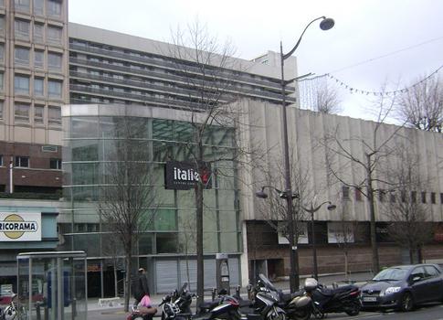 Vues du Centre Commercial Italie 2 du côté de l'avenue d'Italie (Paris 13e)