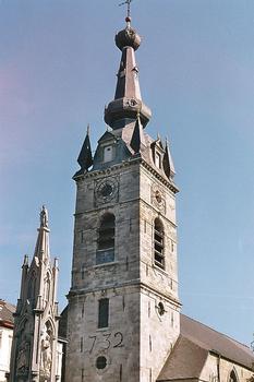 La tour de façade (1732) de la collégiale des saints Pierre et Paul à Chimay