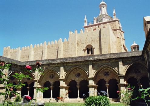 Le cloître de la Vieille Cathédrale de Coïmbra
