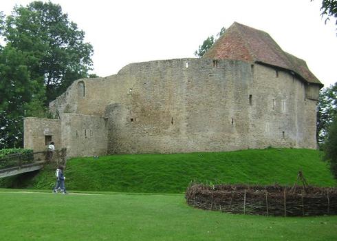 Burg Crèvecoeur-en-Auge