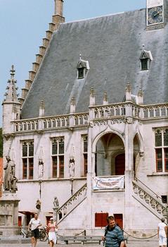 Détail de la façade de l'Hôtel de Ville de Damme (Flandre occidentale)