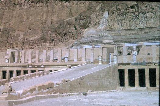 Le mausolée de la reine Hatshepsout à Deir-el-Bahari, non loin de la Vallée des Rois