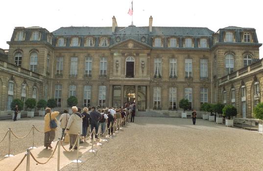 La façade du palais de l'Elysée (Paris 8e arrond.)