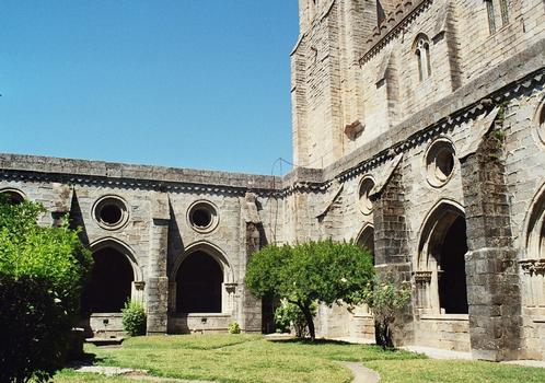 La cathédrale d'Evora et son cloître gothique