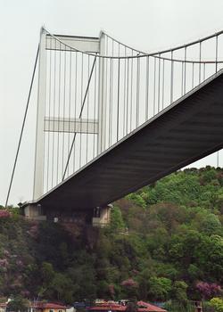 Le pont suspendu Fatih Mehmet Pasa, appelé aussi le 2e pont, sur le Bosphore