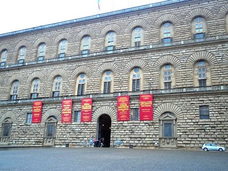 La façade du palais Pitti, résidence des Médicis, à Florence