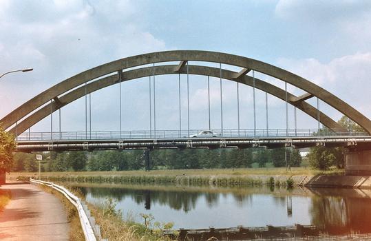 Le pont de Floriffoux (commune de Floreffe), sur la Sambre, en amont de Namur