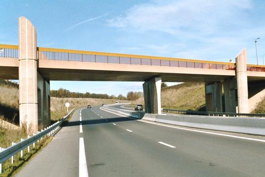 Le pont de la D54 sur la nouvelle voie rapide N52 à Gandrange (Moselle), achevé en 2004