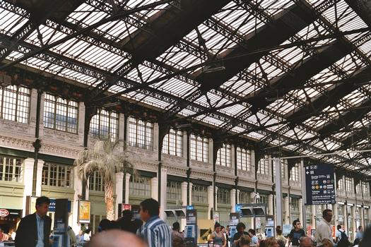 La structure du plafond de la gare de Lyon sur les voies A-N (Paris 12e)