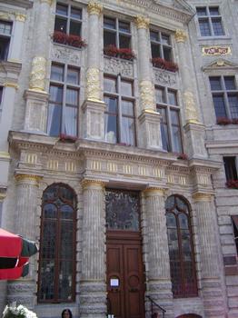 Les maisons des corporations, de style baroque, des n° 11, 12 et 13 de la Grand Place de Bruxelles