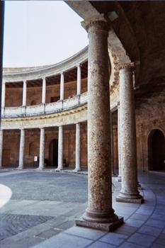 Le palais de Charles-Quint, de style renaissance, dans l'enceinte de l'Alhambra de Grenade