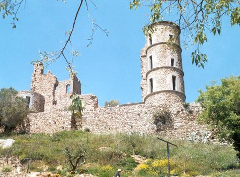 Le château de Grimaud (Var) remanié par Vauban (17e siècle)