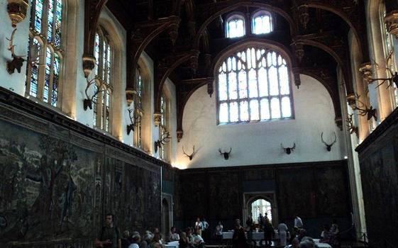 La salle principale des appartements d'Henry VIII (1527-1547) dans le château de Hampton Court