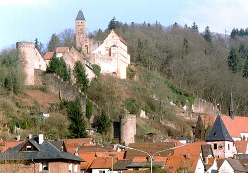 Le château et les remparts d'Hirschhorn (Rhénanie-Palatinat)