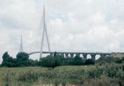 Le pont de Normandie, qui relie Le Havre à Honfleur