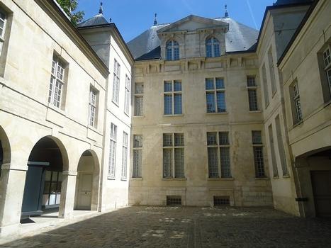 La cour intérieure de l'Hôtel d'Albret