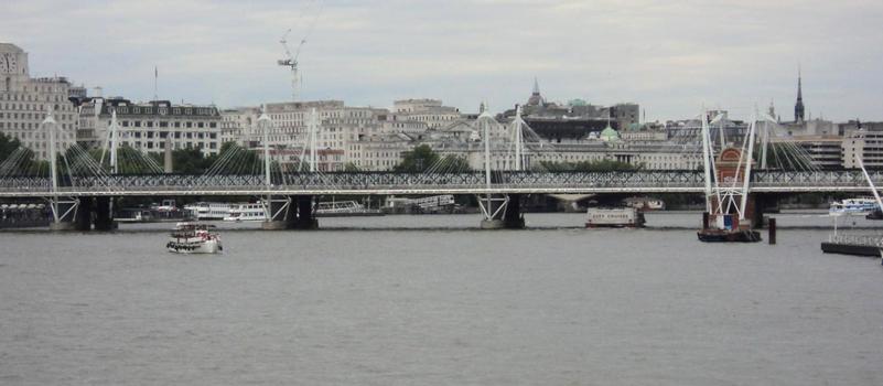 Hungerford Bridge, pont ferroviaire sur la Tamise (Londres)