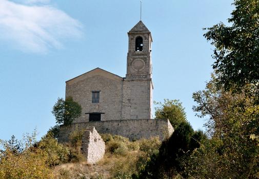 La façade et le clocher de l'église d'Ilonse (Alpes maritimes)