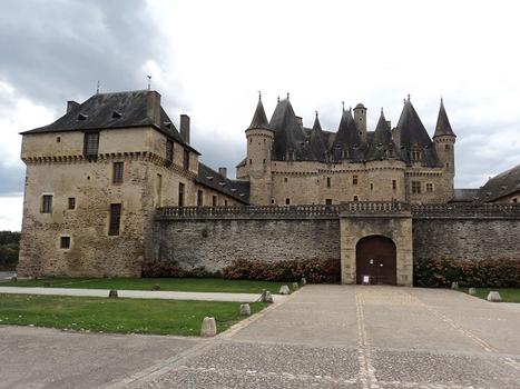 Le château de Jumilhac à Jumilhac-le-Grand (Dordogne)