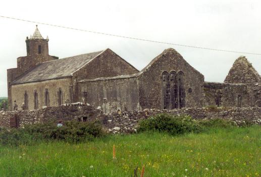 La cathédrale gothique (en ruines) de Kilfenora, dans l'ouest de l'Irlande