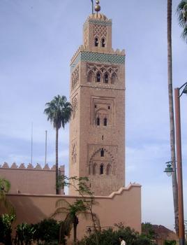 Le minaret de la mosquée de la Koutoubia à Marrakech, qui servit de modèle à la Giralda de Séville